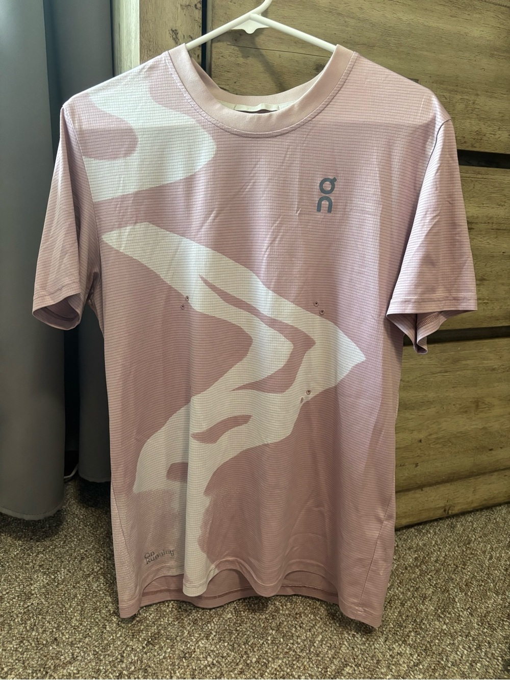 On Running Men’s Small Pink Short-Sleeve Performance Pace Tee